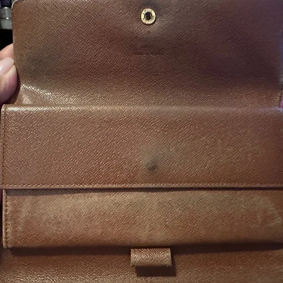 Louis Vuitton Brown Long Wallet – Pre-Loved, Needs Interior Care - Picture 10 of 15